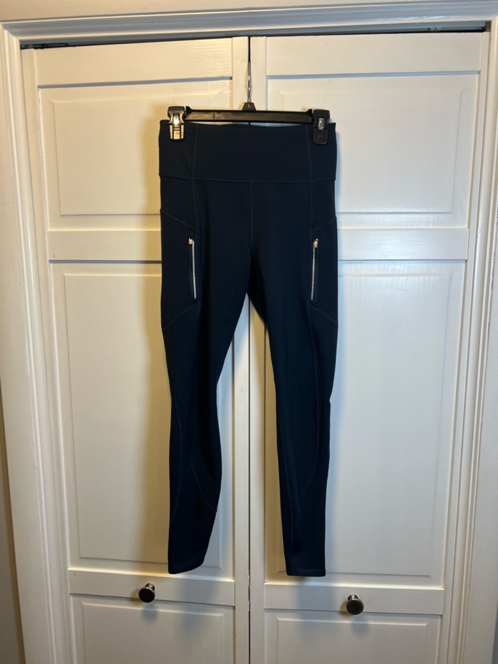 Athleta Rainier Tight/ Leggings with Zip Pockets Size Small Color Blue